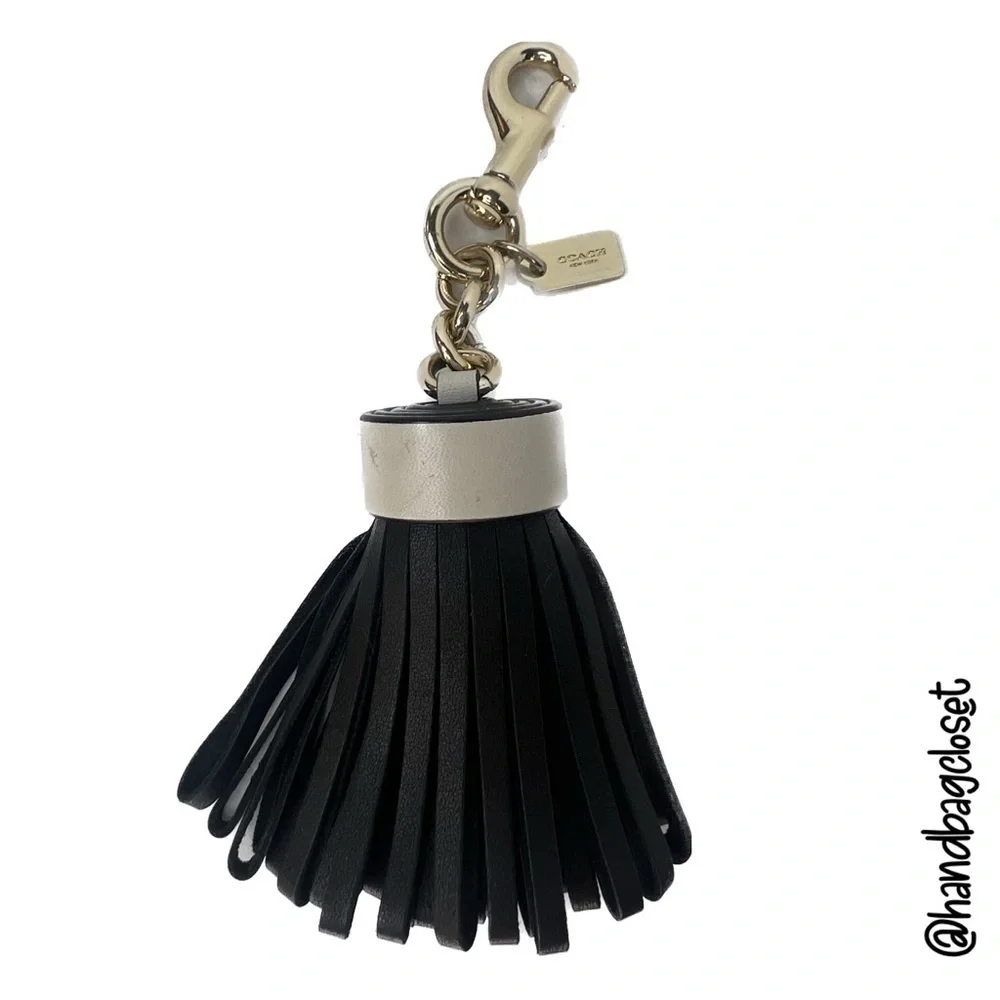 COACH LEATHER TASSEL BAG CHARM (F58505)
GOLD/BLACK KEY CHAIN KEYCHAIN - Picture 3 of 12